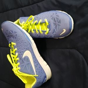 Nike tennis shoes